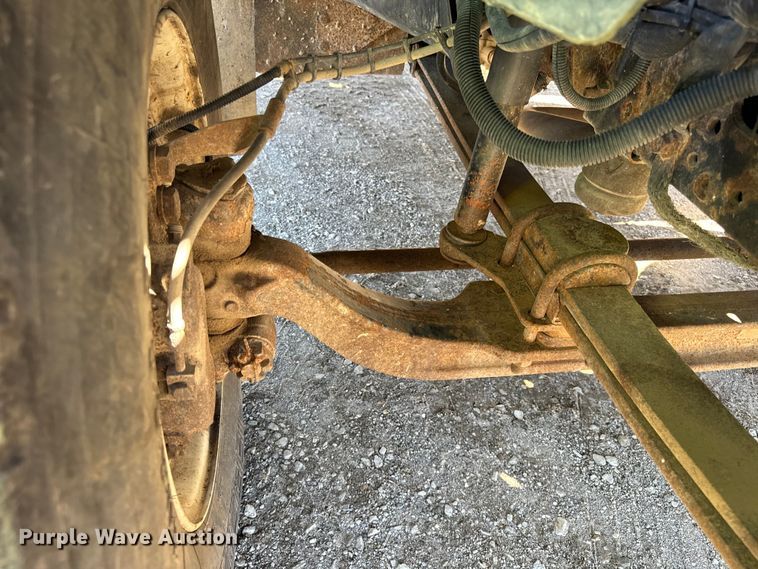 image for item DV5758 2005 GMC C7500 flatbed truck