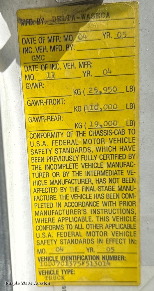 image for item DV5758 2005 GMC C7500 flatbed truck