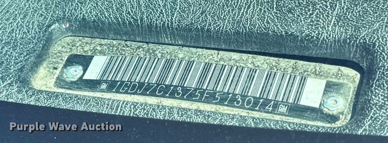 image for item DV5758 2005 GMC C7500 flatbed truck