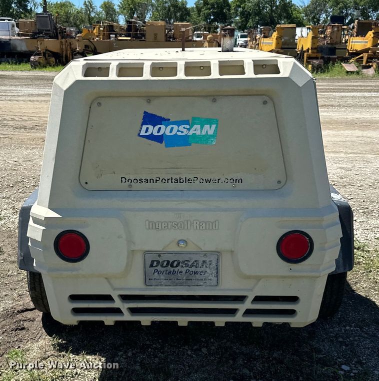 image for item DV5759 2012 Doosan P185WJD-T4I air compressor