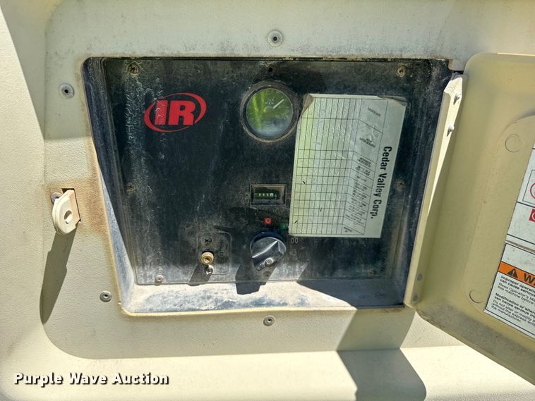 image for item DV5759 2012 Doosan P185WJD-T4I air compressor