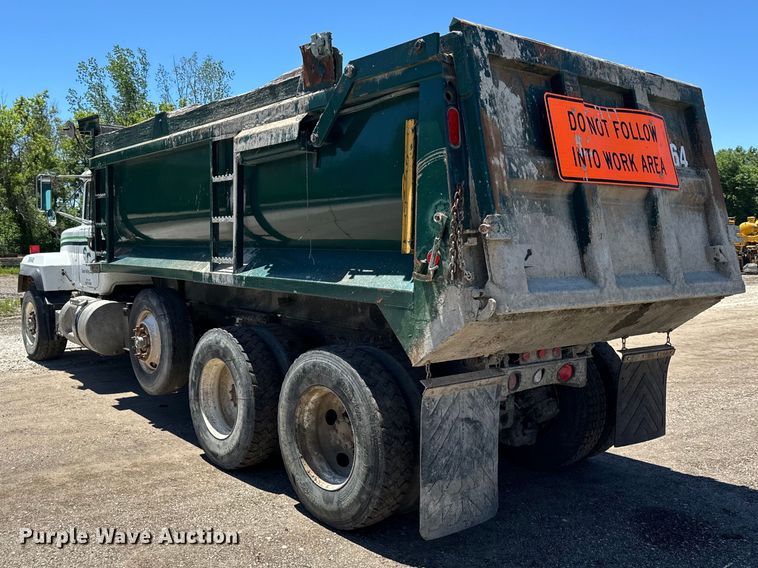 image for item DV5760 1999 Mack  RD690S dump truck