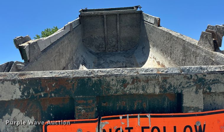 image for item DV5760 1999 Mack  RD690S dump truck