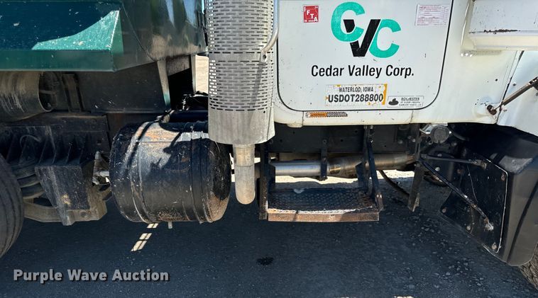 image for item DV5760 1999 Mack  RD690S dump truck