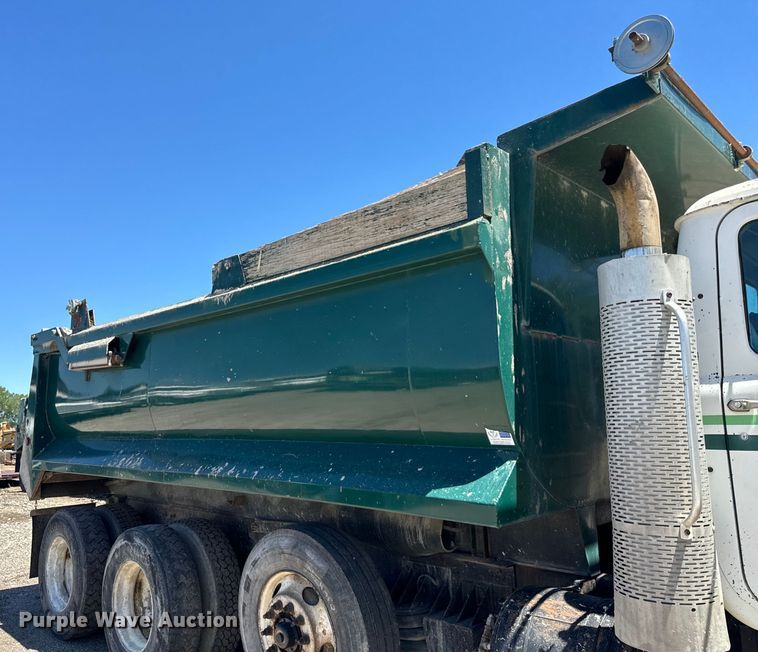 image for item DV5760 1999 Mack  RD690S dump truck