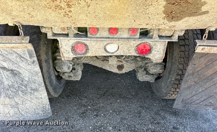 image for item DV5760 1999 Mack  RD690S dump truck