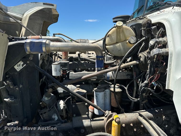 image for item DV5760 1999 Mack  RD690S dump truck