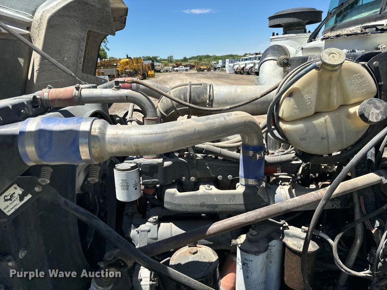 image for item DV5760 1999 Mack  RD690S dump truck