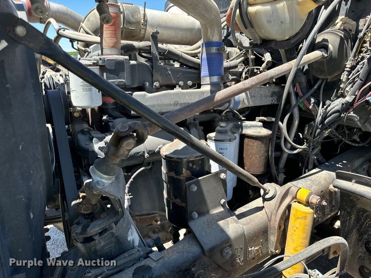 image for item DV5760 1999 Mack  RD690S dump truck