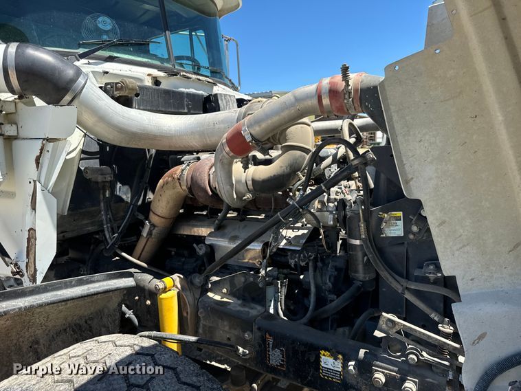 image for item DV5760 1999 Mack  RD690S dump truck