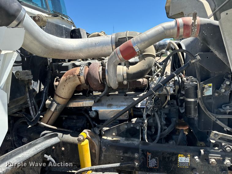 image for item DV5760 1999 Mack  RD690S dump truck