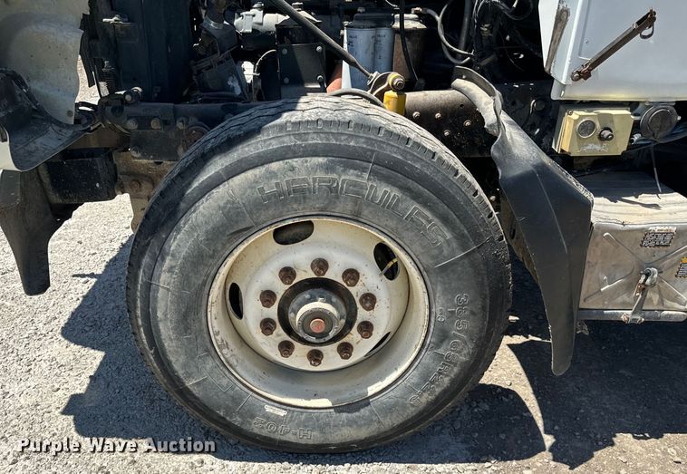 image for item DV5760 1999 Mack  RD690S dump truck