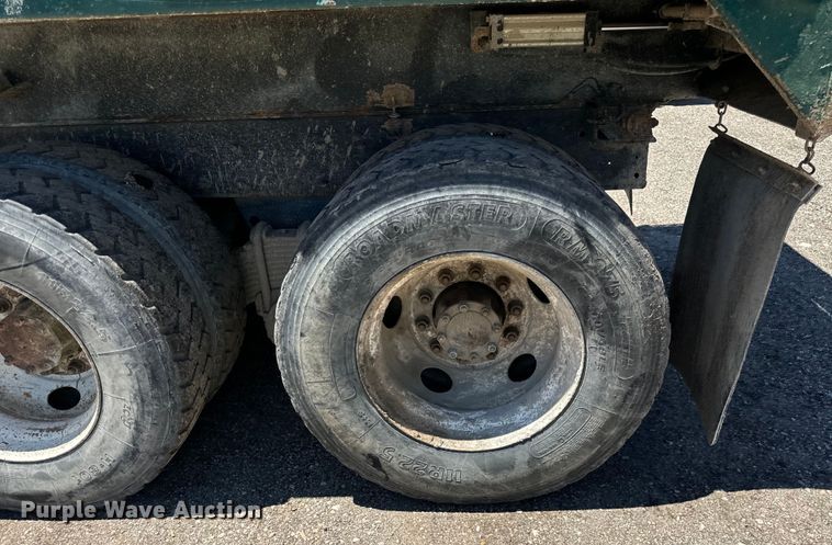 image for item DV5760 1999 Mack  RD690S dump truck