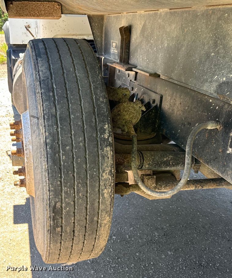 image for item DV5760 1999 Mack  RD690S dump truck