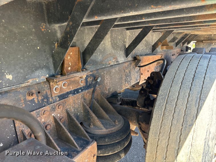 image for item DV5761 1998 Mack  RD690S dump truck