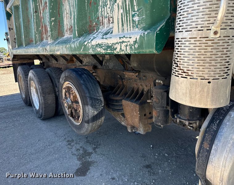 image for item DV5761 1998 Mack  RD690S dump truck