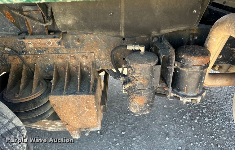 image for item DV5761 1998 Mack  RD690S dump truck