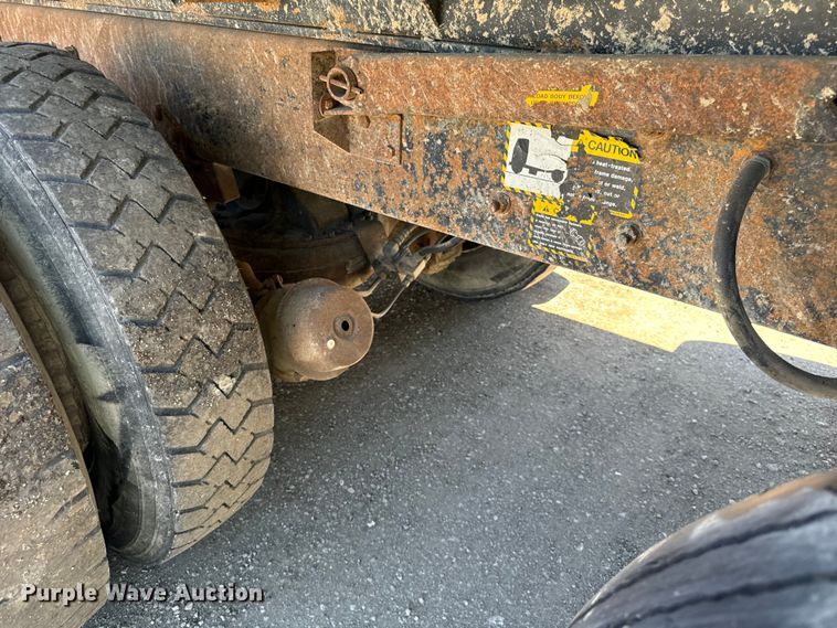 image for item DV5761 1998 Mack  RD690S dump truck