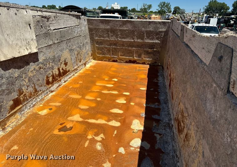 image for item DV5761 1998 Mack  RD690S dump truck