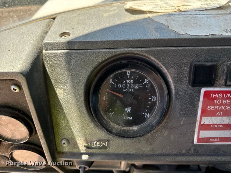 image for item DV5761 1998 Mack  RD690S dump truck