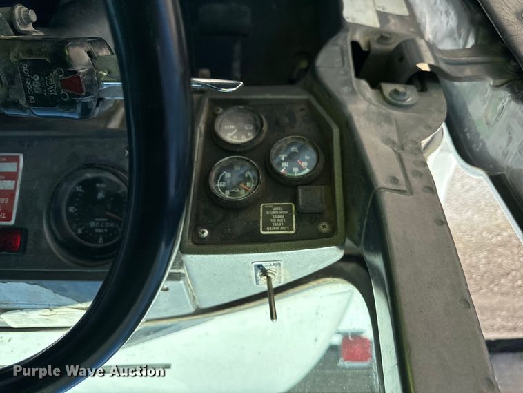 image for item DV5761 1998 Mack  RD690S dump truck