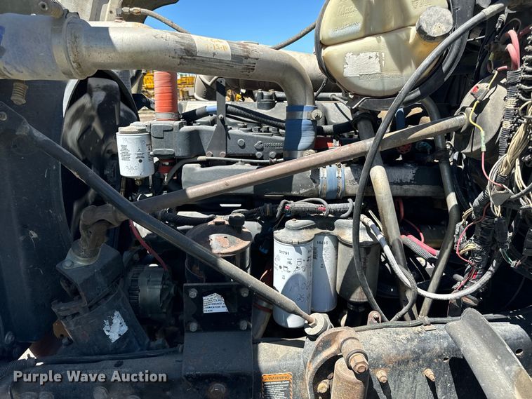 image for item DV5761 1998 Mack  RD690S dump truck