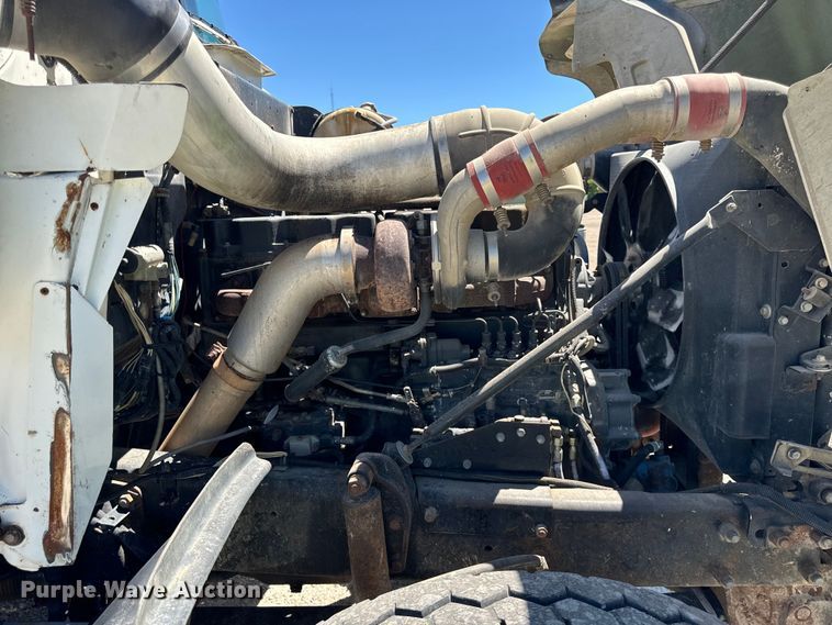 image for item DV5761 1998 Mack  RD690S dump truck