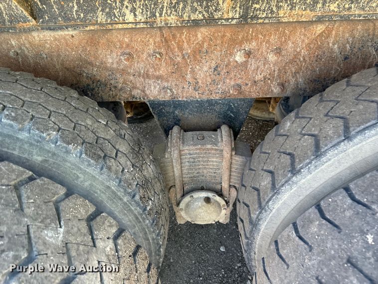 image for item DV5761 1998 Mack  RD690S dump truck