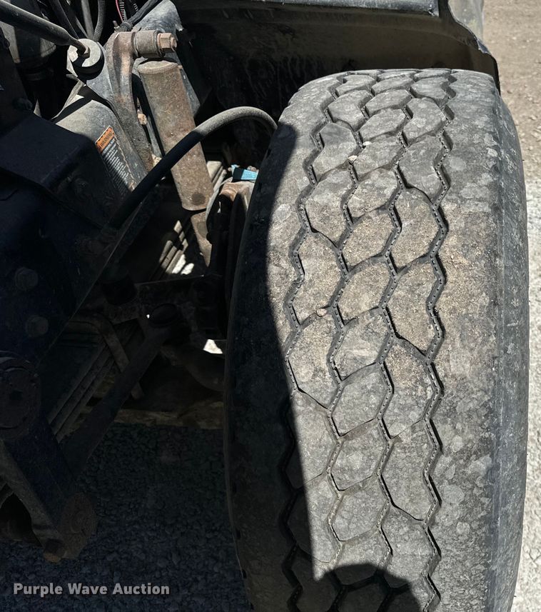 image for item DV5761 1998 Mack  RD690S dump truck