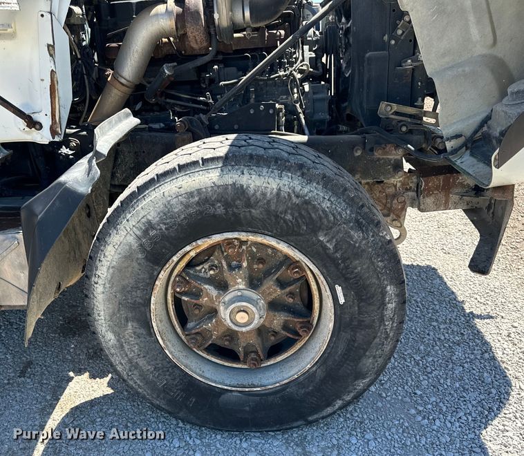 image for item DV5761 1998 Mack  RD690S dump truck