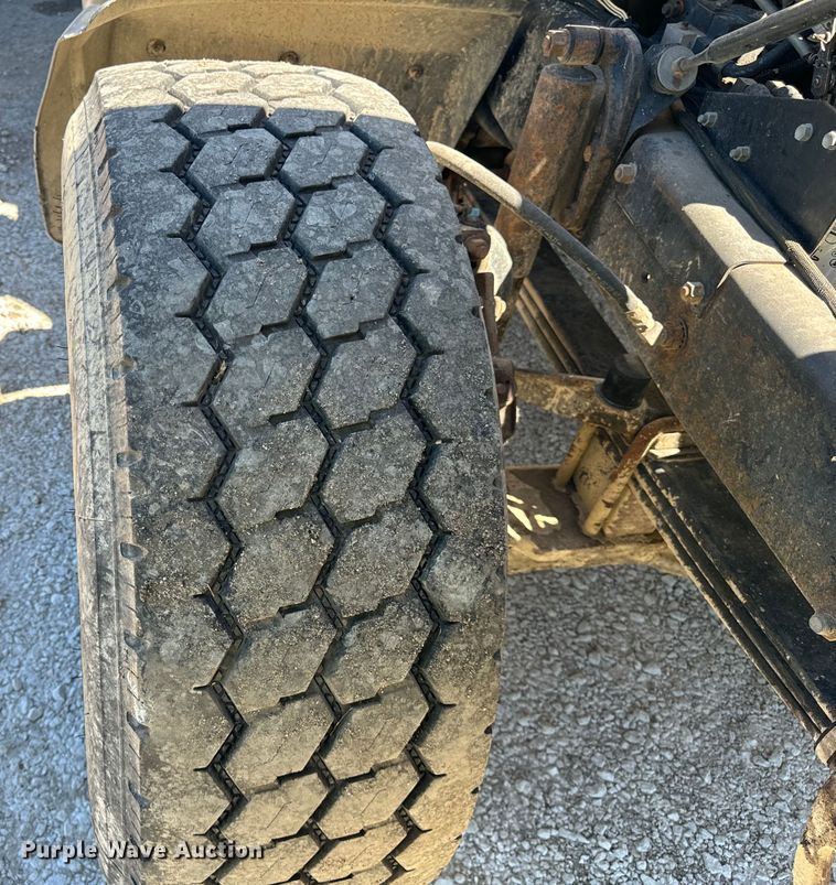 image for item DV5761 1998 Mack  RD690S dump truck