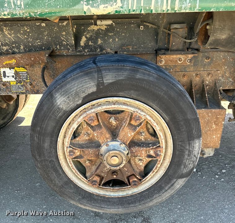 image for item DV5761 1998 Mack  RD690S dump truck