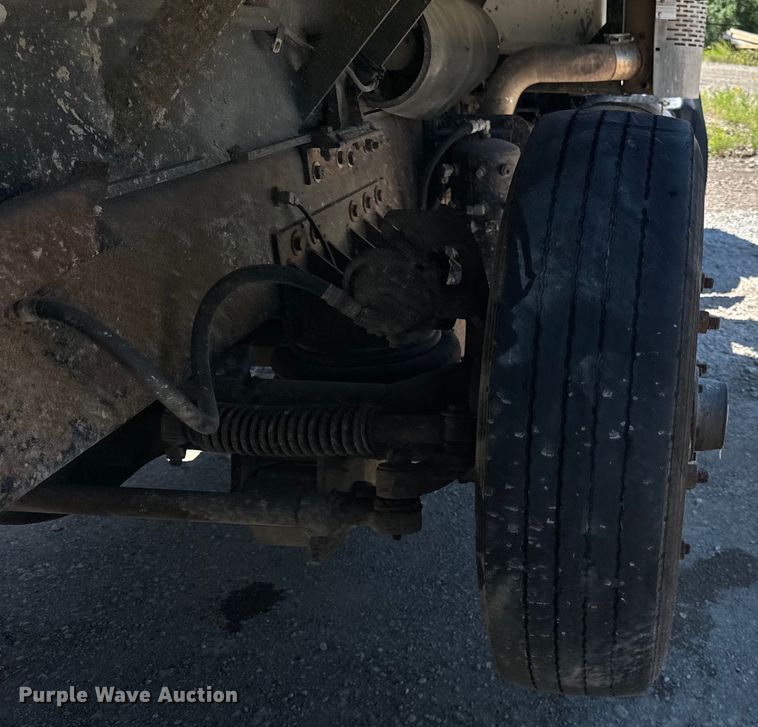 image for item DV5761 1998 Mack  RD690S dump truck