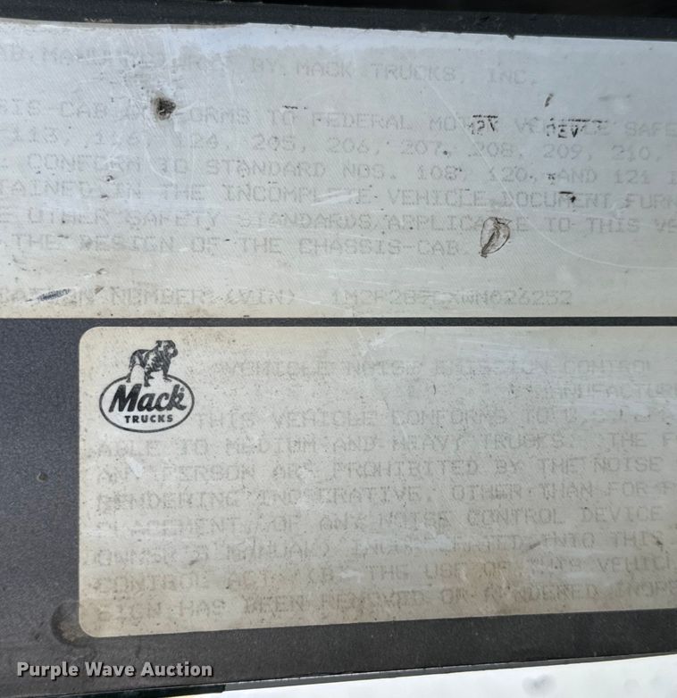 image for item DV5761 1998 Mack  RD690S dump truck