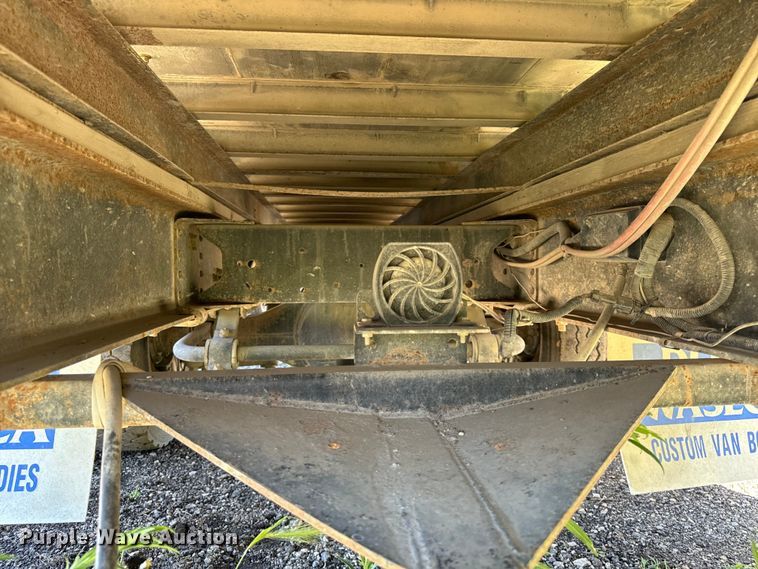 image for item DV5762 1995 GMC  TopKick  box truck