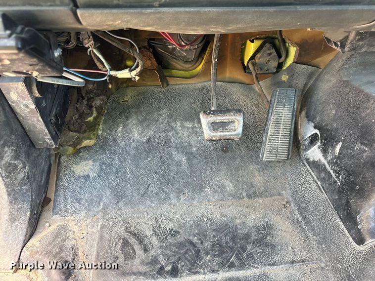 image for item DV5762 1995 GMC  TopKick  box truck