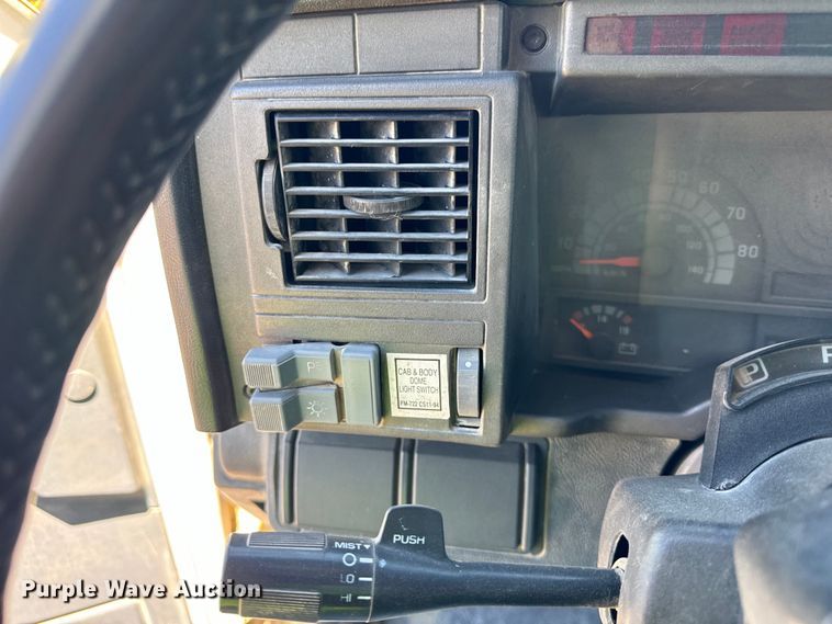 image for item DV5762 1995 GMC  TopKick  box truck