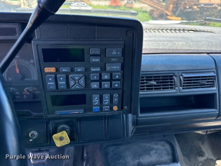 image for item DV5762 1995 GMC  TopKick  box truck