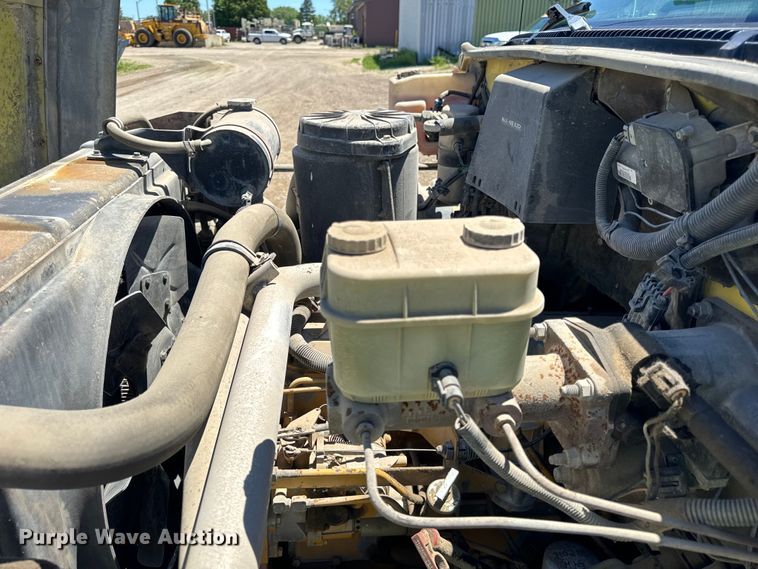 image for item DV5762 1995 GMC  TopKick  box truck