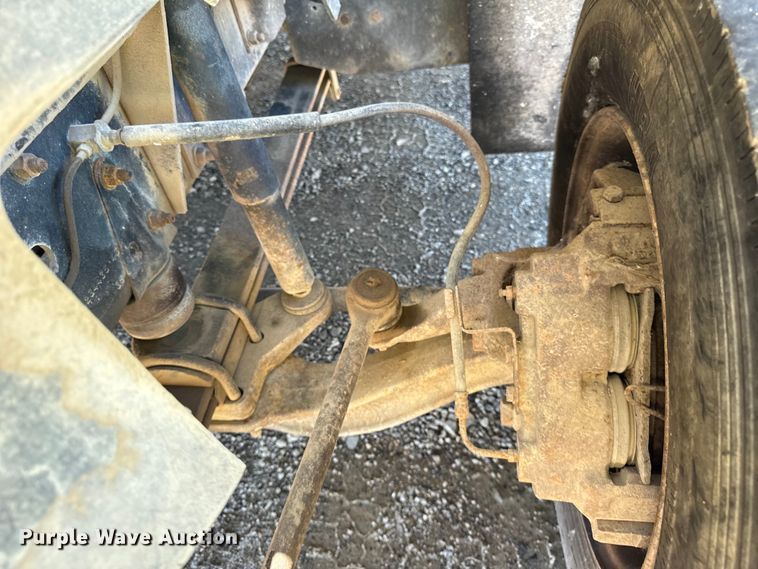 image for item DV5762 1995 GMC  TopKick  box truck