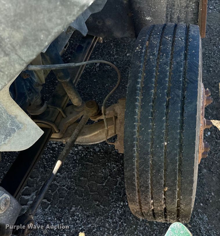 image for item DV5762 1995 GMC  TopKick  box truck