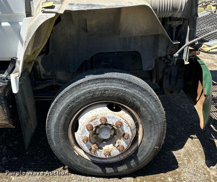 image for item DV5762 1995 GMC  TopKick  box truck