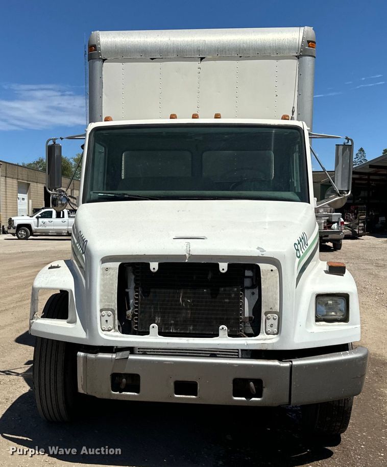 image for item DV5771 1996 Freightliner  FL70 box truck