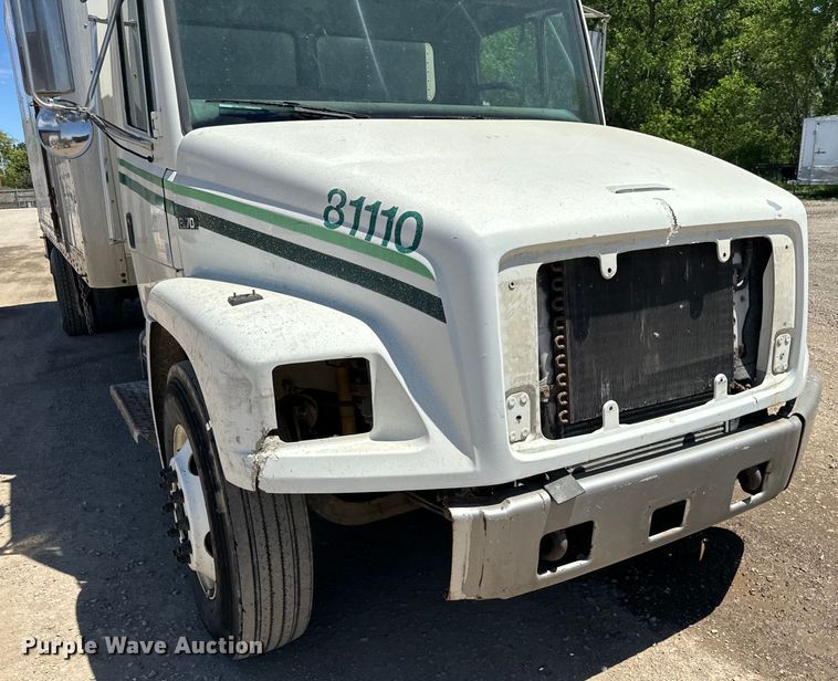 image for item DV5771 1996 Freightliner  FL70 box truck