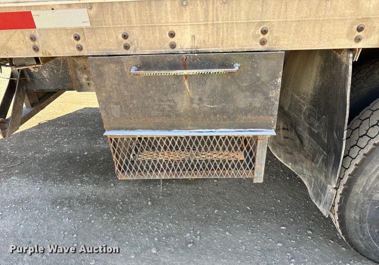 image for item DV5771 1996 Freightliner  FL70 box truck