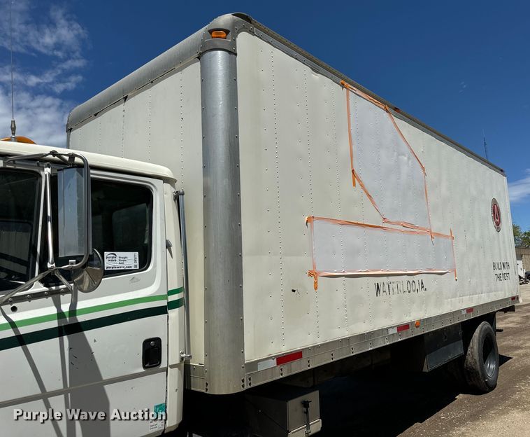 image for item DV5771 1996 Freightliner  FL70 box truck