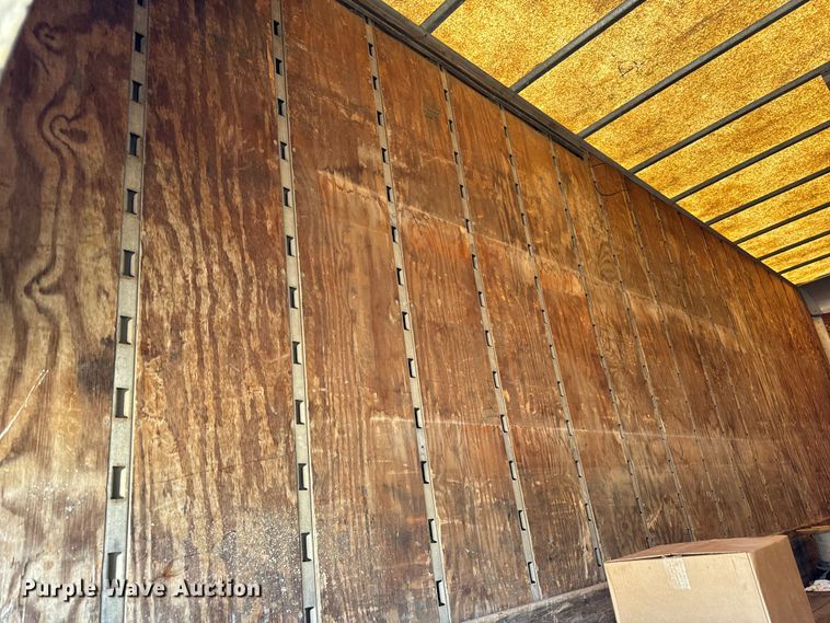 image for item DV5771 1996 Freightliner  FL70 box truck