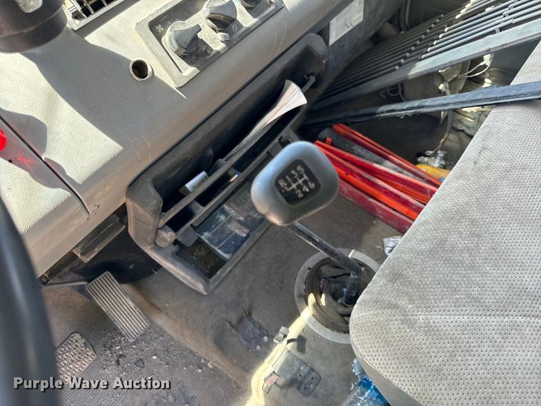 image for item DV5771 1996 Freightliner  FL70 box truck