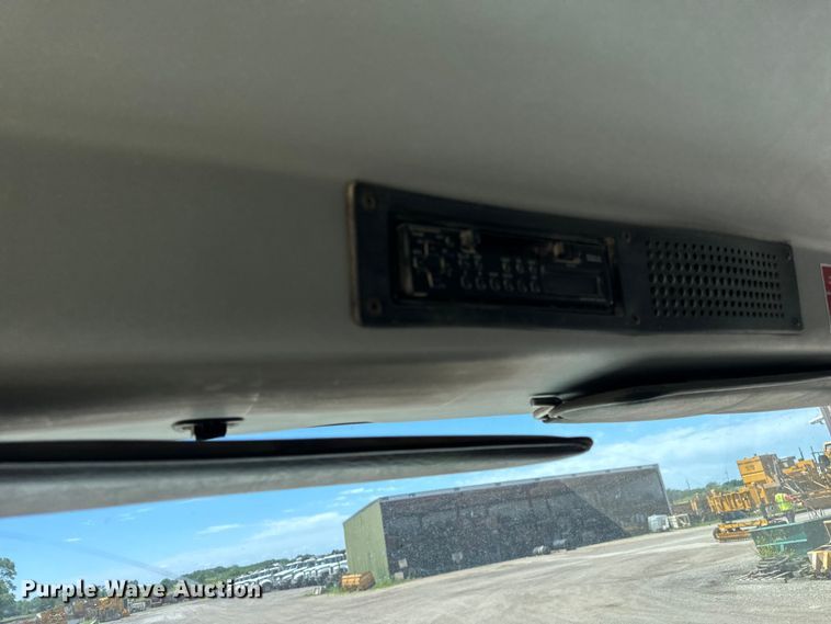 image for item DV5771 1996 Freightliner  FL70 box truck