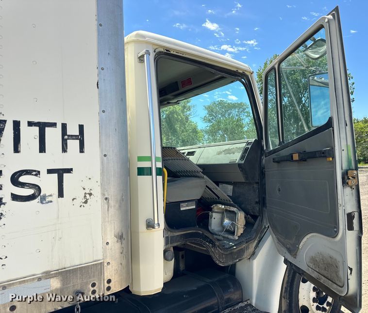 image for item DV5771 1996 Freightliner  FL70 box truck